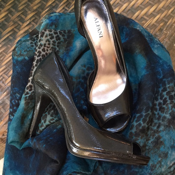 ALFANI CLASSY BLACK TOELESS STILETTO HEELS - Picture 2 of 6